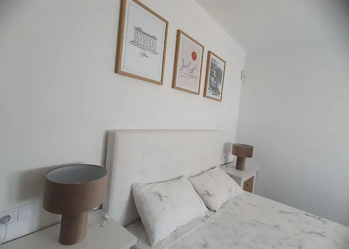 فيلة Laguna Rosa View *